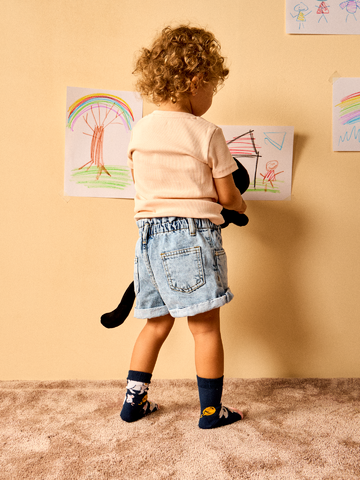 Foto Vidám gyerekzokni Játékos kiscica