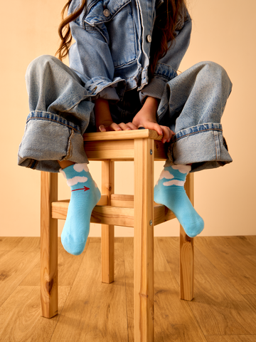 Eredeti ajándék a Dedolestől Cutecore lány zokni Szerelem a levegőben