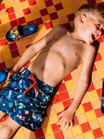 Pre dokonalý a originálny outfit Chinelos alegres de piscina de criança Estrela-do-mar