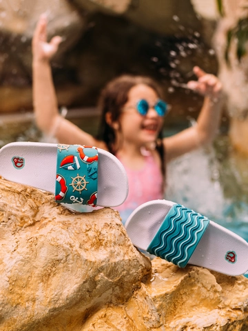 Výnimočný darček od Dedoles Sandales rigolotes pour enfants Vagues