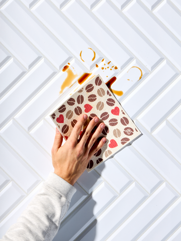 Hľadáte originálny a nezvyčajný darček? Obdarovaného zaručene prekvapí Комплект от 3 броя кухненски попивателни кърпи Любов към кафето