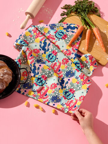 Potešte sa týmto kúskom Dedoles Kitchen Towel Cactus Flowers