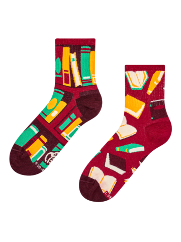 Pre dokonalý a originálny outfit Весели дълги чорапи Отворена книга