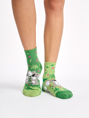 Szerezzen magának örömet ezzel a Dedoles darabbal Vidám vádlizokni Szerelmes koalák