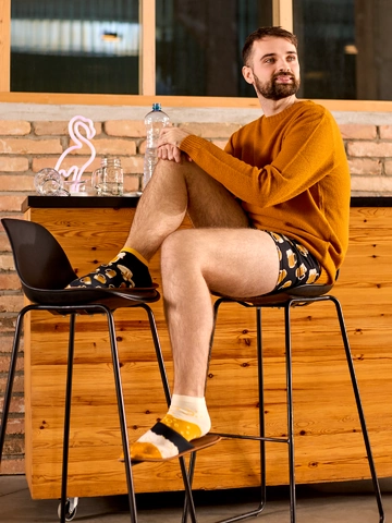 Lifestyle foto Živahne kratke nogavice Točeno pivo