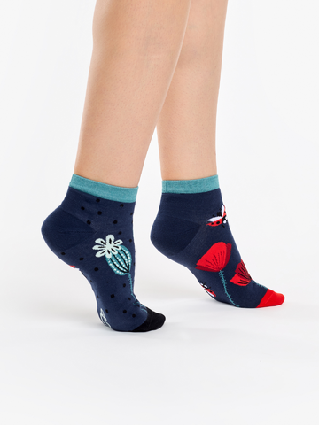 Lifestyle foto Весели къси чорапи Калинки и макове