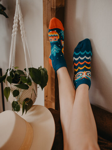 Lifestyle foto Veselé členkové ponožky Múdra sova