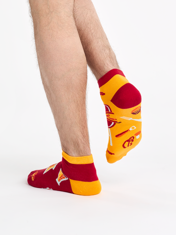 Szerezzen magának örömet ezzel a Dedoles darabbal Vidám bokazokni Sör és barbecue