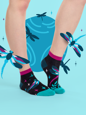 Hľadáte originálny a nezvyčajný darček? Obdarovaného zaručene prekvapí Весели къси чорапи Водни кончета в нощта