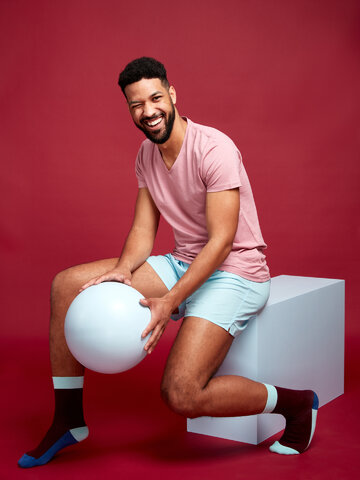 a tökéletes és egyedi ruházathoz Burgundi zokni Trikolór