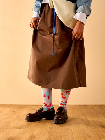 Eredeti és szokatlan ajándékot keres? a megajándékozottat garantáltan meglepi Bordázott zokni Vidám virágok