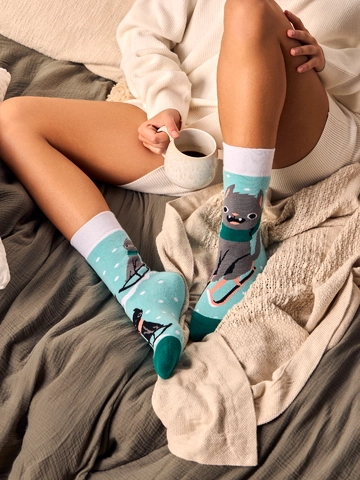 Zdjęcie lifestyle Wesołe i ciepłe skarpetki Kot i sanie