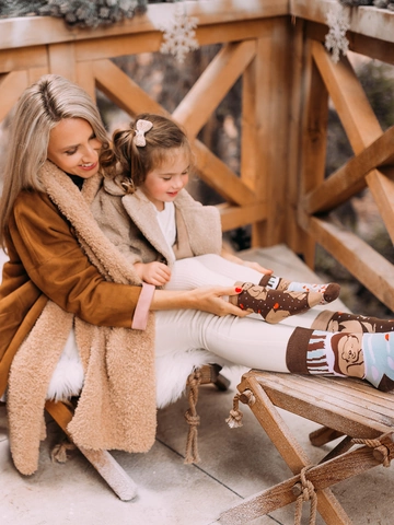 Výnimočný darček od Dedoles Chaussettes chaudes rigolotes Ours en hiver