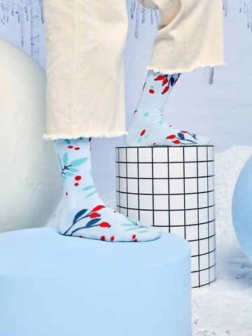 Pre dokonalý a originálny outfit Veselé teplé ponožky Šípky v snehu