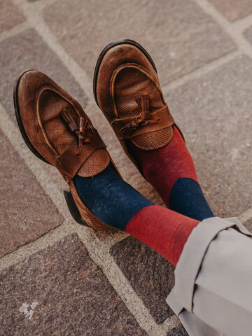 Foto Dunkelblaue Socken Zickzack 