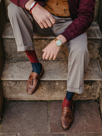 Suchen Sie ein originelles und außergewöhliches Geschenk? überrascht den Beschenkten sicher Dunkelblaue Socken Zickzack