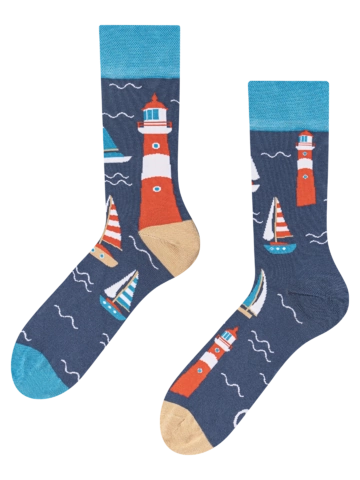 Lifestyle foto Veselé bambusové ponožky Maják a plachetnice