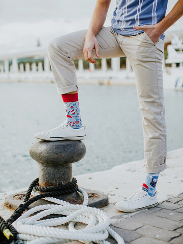 Looking for an original and unusual gift? The gifted person will surely surprise with Regular Socks Ahoy