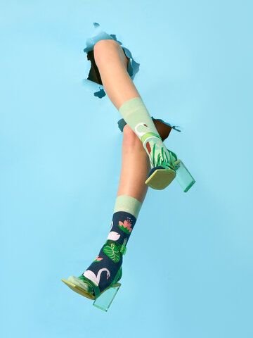 Pre dokonalý a originálny outfit Весели чорапи Бял лебед