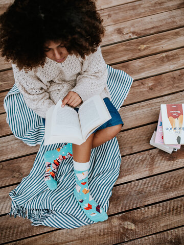 Ajándék tipp Vidám zokni A könyvek varázsa