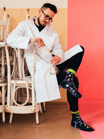 Eredeti és szokatlan ajándékot keres? a megajándékozottat garantáltan meglepi Vidám zokni Kémia