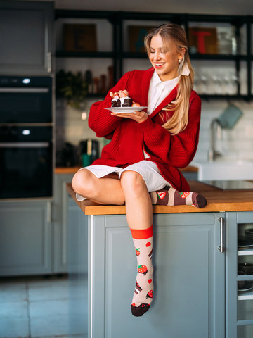 Obrázok produktu Veselé ponožky Čokoládovo-jahodová torta