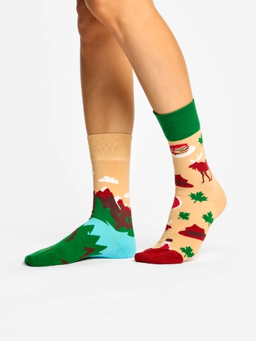 Hľadáte originálny a nezvyčajný darček? Obdarovaného zaručene prekvapí Veselé ponožky Kanada