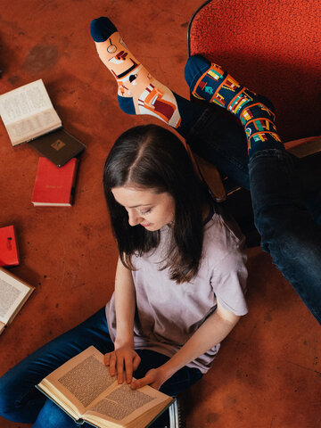 Lifestyle foto Весели чорапи Библиотека
