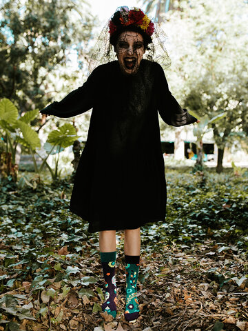 Hľadáte originálny a nezvyčajný darček? Obdarovaného zaručene prekvapí Chaussettes rigolotes Crânes et fleurs