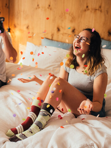 Szerezzen magának örömet ezzel a Dedoles darabbal Vidám zokni Lajhár