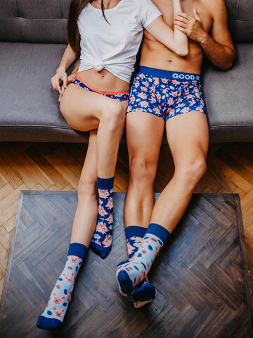 Lifestyle fotó Vidám zokni Repülő malackák