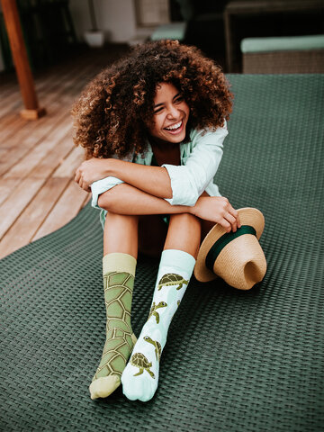 a tökéletes és egyedi ruházathoz Vidám zokni Tengeri teknősök