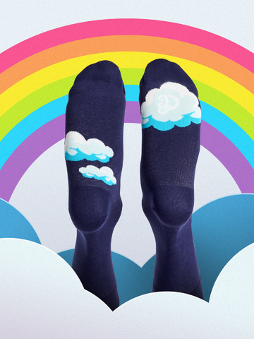 Hľadáte originálny a nezvyčajný darček? Obdarovaného zaručene prekvapí Regular Socks Clouds