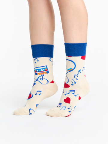 Szerezzen magának örömet ezzel a Dedoles darabbal Vidám zokni Szerelmes dal