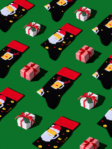 Hľadáte originálny a nezvyčajný darček? Obdarovaného zaručene prekvapí Regular Socks Beer Santa