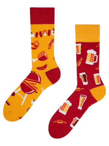 für ein vollkommenes und originelles Outfit Lustige Socken Bier und Barbecue