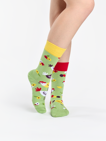 Szerezzen magának örömet ezzel a Dedoles darabbal Vidám zokni Tyúkok és csibék