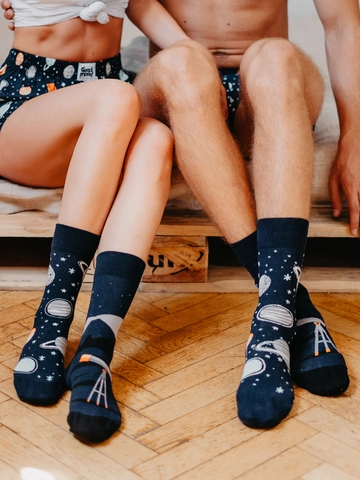 pro dokonalý a originální outfit Veselé ponožky Vesmír