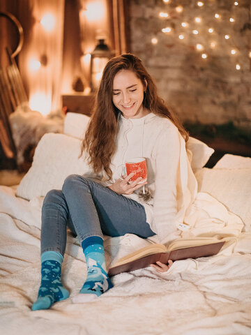 Looking for an original and unusual gift? The gifted person will surely surprise with Regular Socks Yeti