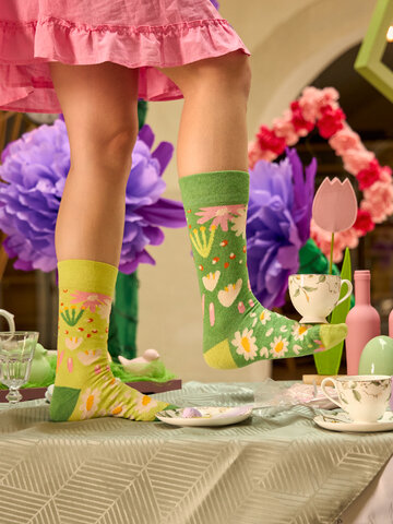 Hľadáte originálny a nezvyčajný darček? Obdarovaného zaručene prekvapí Chaussettes rigolotes en coton recyclé Jardin de fleurs