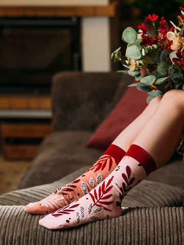 Potešte sa týmto kúskom Dedoles Veselé ponožky z recyklovanej bavlny Ružové listy