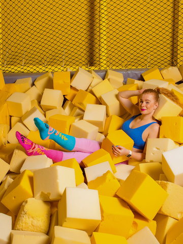 Szerezzen magának örömet ezzel a Dedoles darabbal Vidám sportzokni Flamingóné