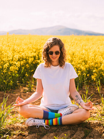 Kiárusítás Vidám sportzokni A szivárvány csíkjai