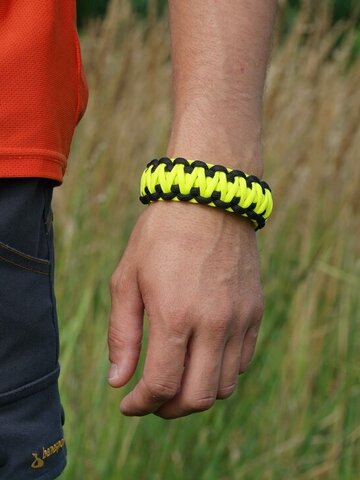Kiárusítás Sárga-fekete paracord karkötő állítható kapcsolással