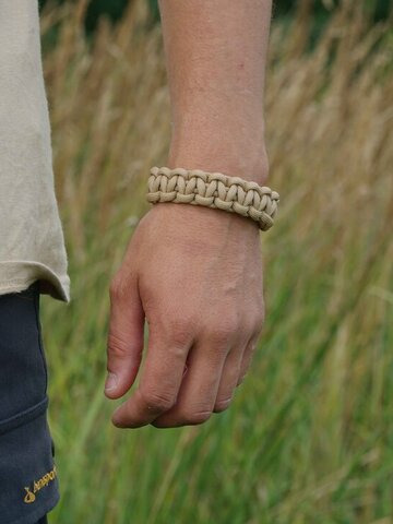 Eredeti ajándék a Dedolestől Paracord túlélési karkötő-homok színű