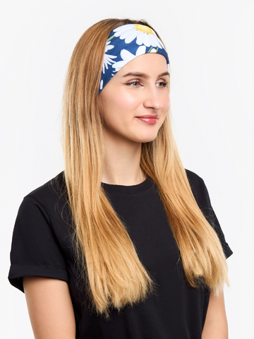 Looking for an original and unusual gift? The gifted person will surely surprise with Neck warmer Spring Daisies