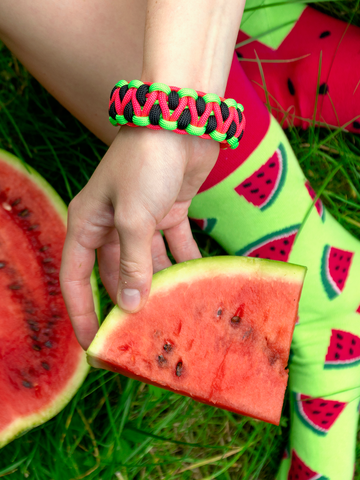 Obrázok produktu Bracelet en paracorde vert, rose et noir Pastèque