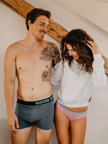 Potešte sa týmto kúskom Dedoles Šedé pánske boxerky