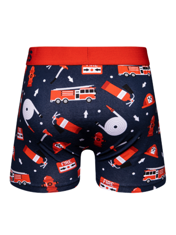 Lifestyle fotó Vidám férfi bokszeralsó Tűzoltó