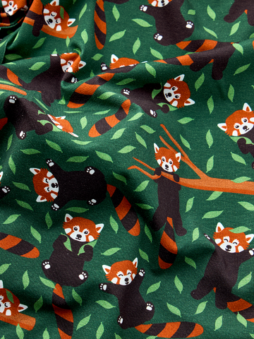 Lifestyle-Foto Lustiger Pyjama für Männer Roter Panda